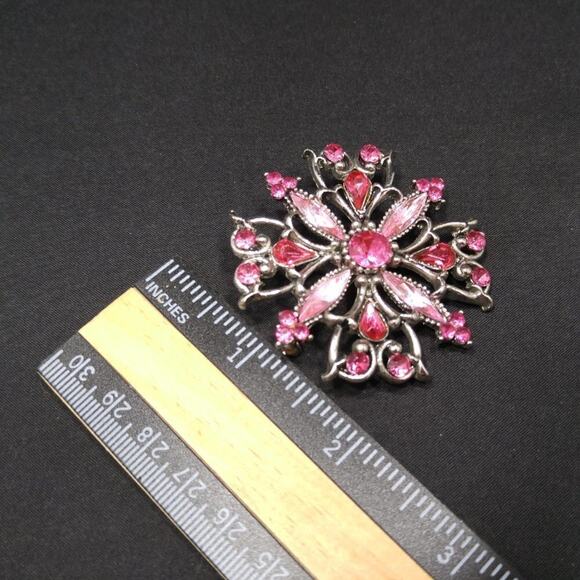 Vintage Pink Rhinestone Floral Brooch Silver Tone 1990s Sparkling Pin - Picture 4 of 5